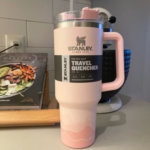 Stanley Travel Quencher Tumbler NWT